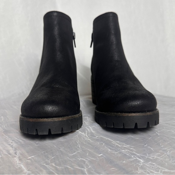 Carlos by Carlos Santana Black w/ Brown Chunky Block Heel Ankle Boots Gill - Picture 10 of 16